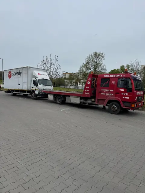 Road Assistance изтегля камион с твърд теглич, 5/8
